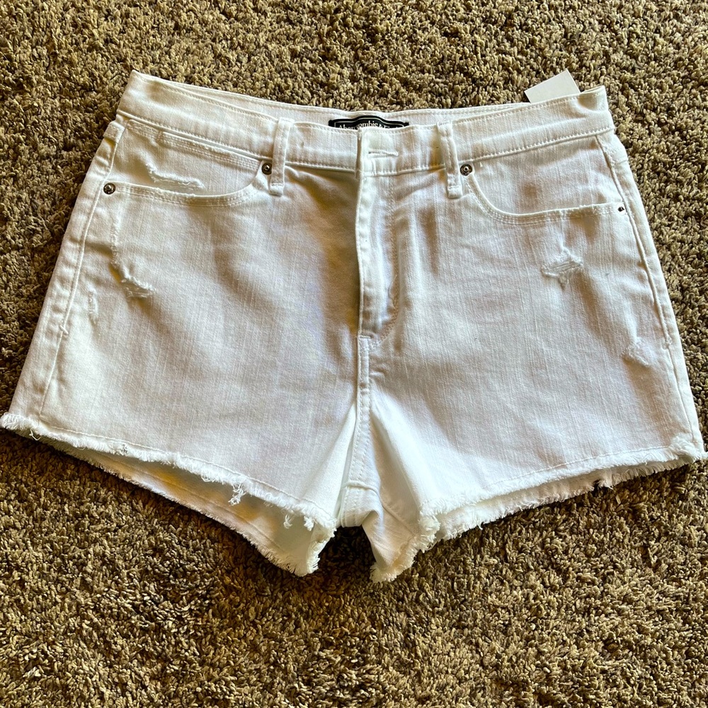 NWT Abercrombie & Fitch white shorts